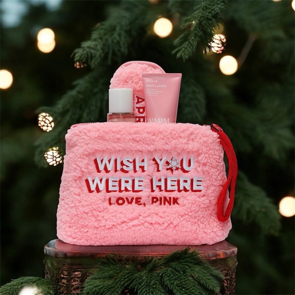PINK Victoria's Secret Accessories - Pink by Victoria's Secret Warm & Cozy 4 piece Fleece Beauty Travel Bag 🆕